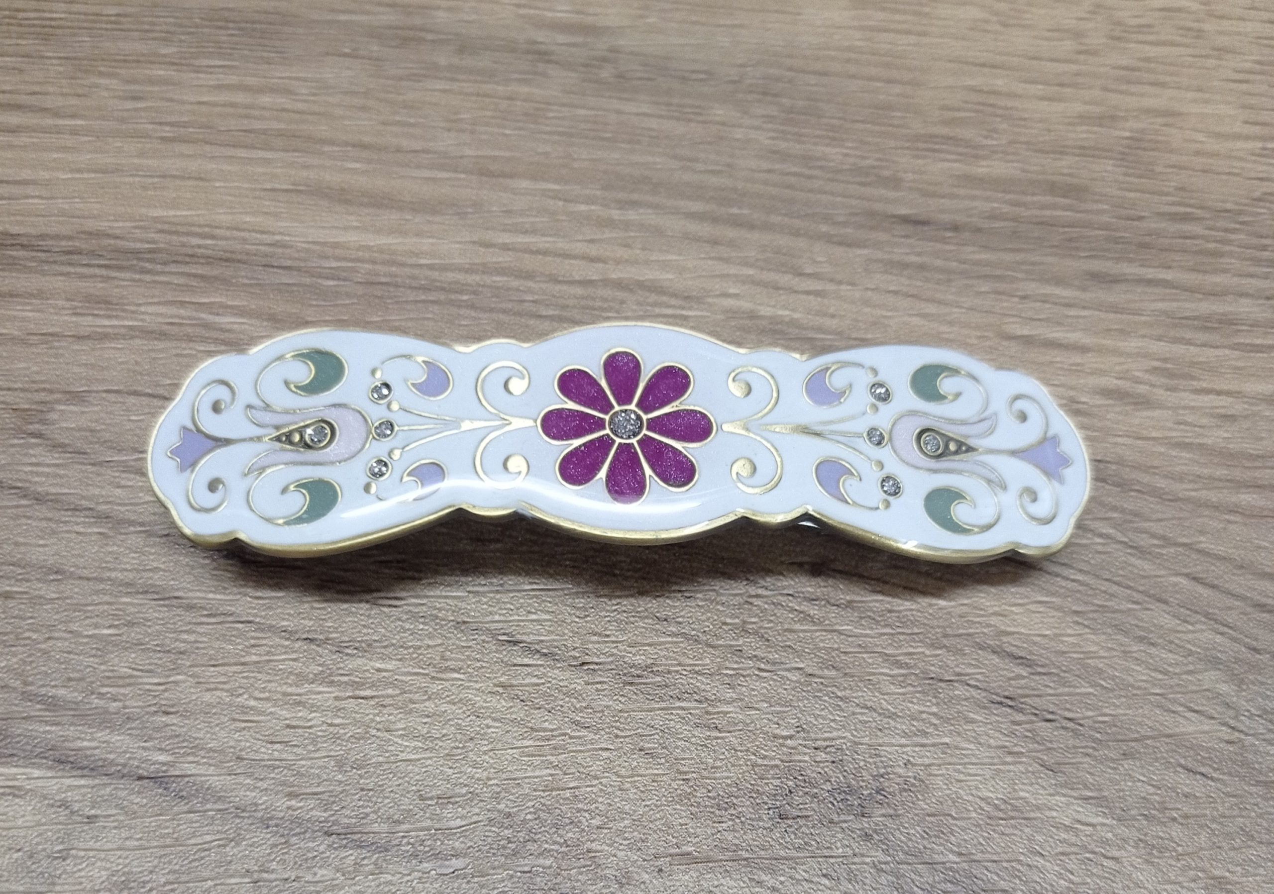 Pasador esmaltado de Menorca Blanco Flor Rosa.
